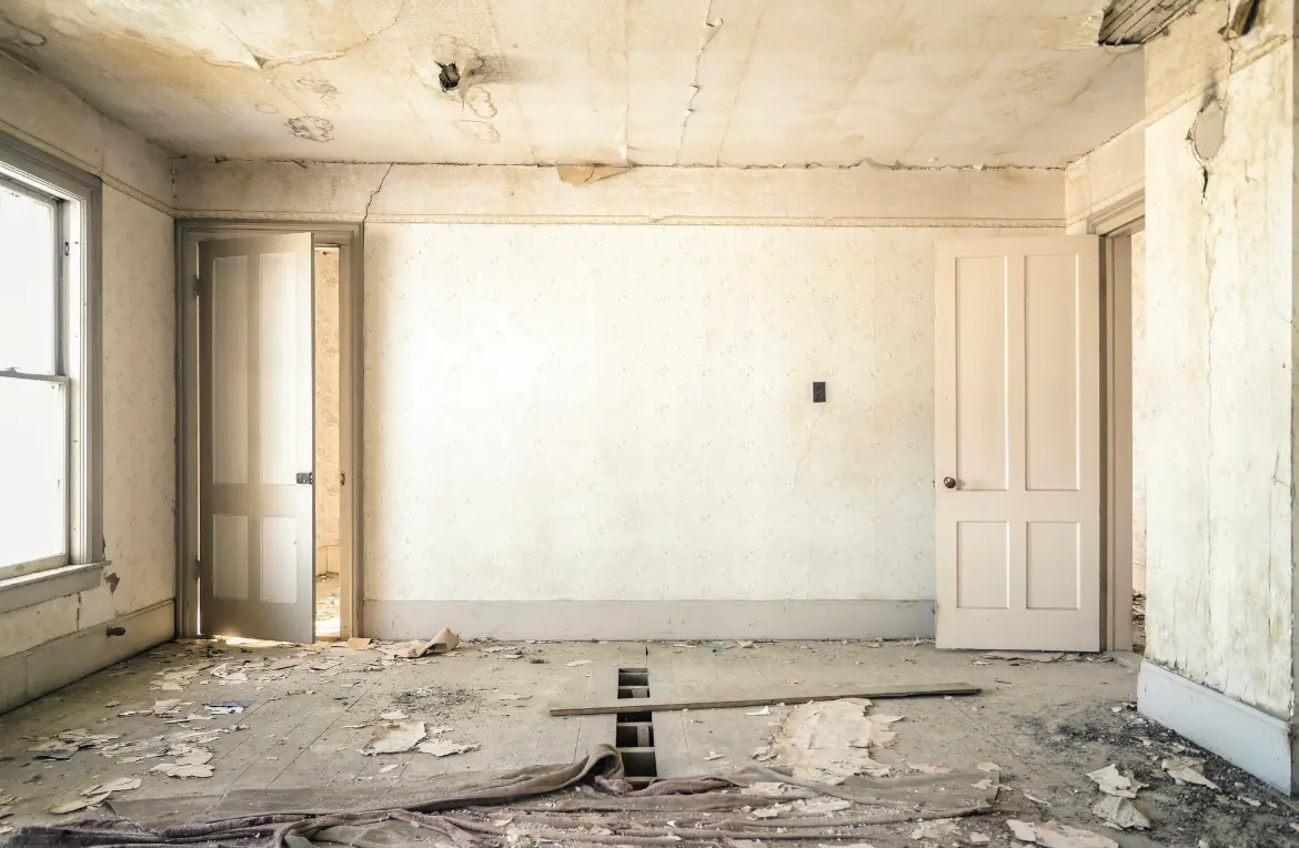 Waste disposal crew managing a cleanout project in Castro Valley